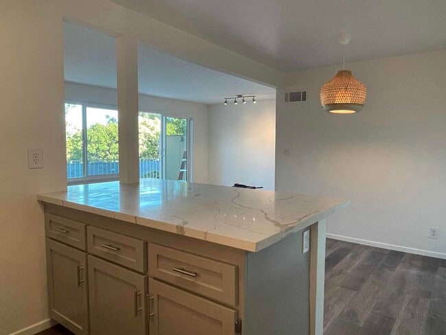 Kitchen Island - 2627 Highland Ave