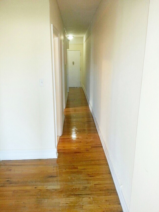 Building Photo - 147 Bleecker St