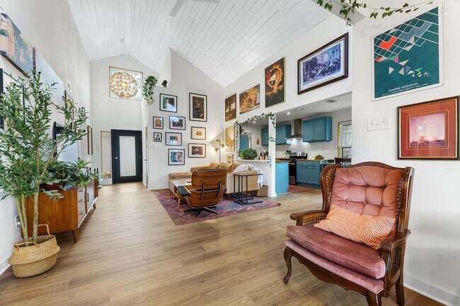 Foto del edificio - 4901 Howden Cir