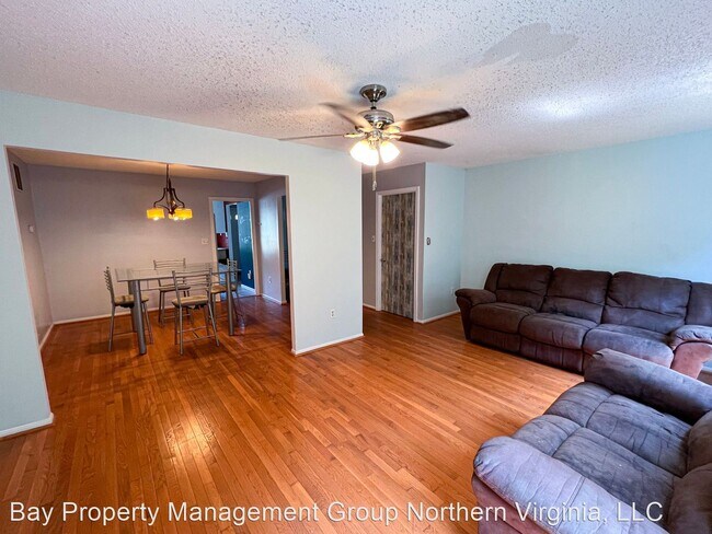 Building Photo - 3 br, 2.5 bath House - 3067 Tecumseh Ct