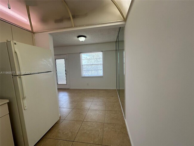 Foto del edificio - 13255 SW 9th Ct