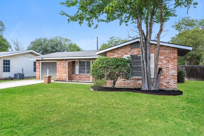 Photo - Heart of East Terrell Hills House