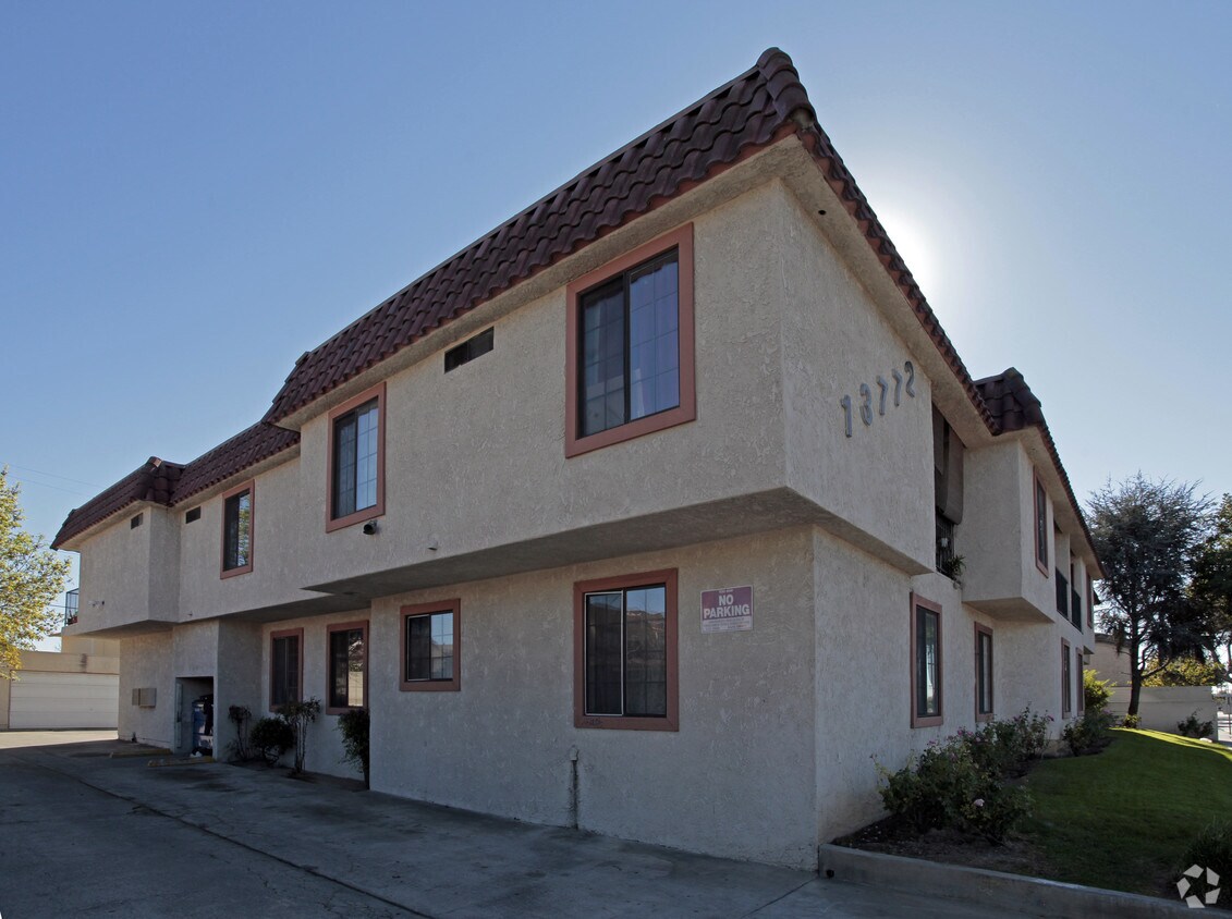 Building Photo - 13772 Euclid Ave