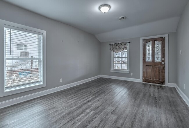 Building Photo - 412 Orange St