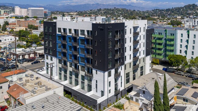 Building Photo - Vivien