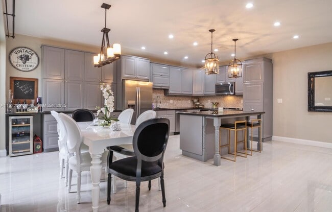 Foto del edificio - 1140 Chestnut Ln