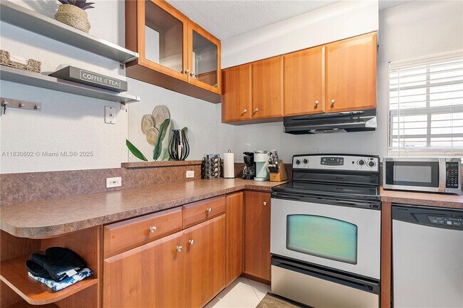 Foto del edificio - 901 NE 16th St