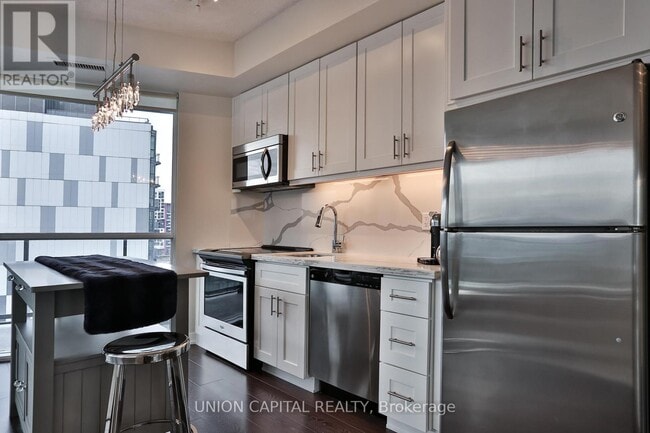 Building Photo - 20 Bruyeres Mews