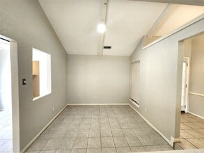 Building Photo - 2314 Stillmeadow Dr