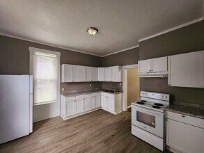 Building Photo - 401-403 S Jackson St