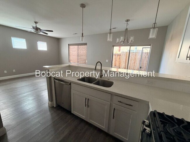 Foto del edificio - 1334 Campagni Ln