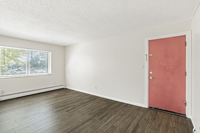 Foto del edificio - Charming 1 Bedroom Apartment near Downtown!