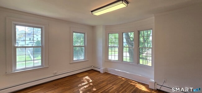 Building Photo - 221 Broadway