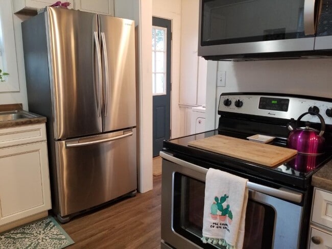 Kitchen - 4937 Road I.8 NE