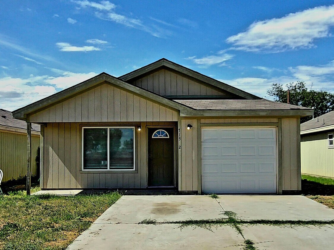 Primary Photo - MOVE-IN SPECIAL: Charming 3 Bedroom Home