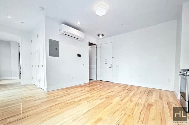 Building Photo - LEASE-BREAKE!!! 1BR apartment in Luxury Bu...