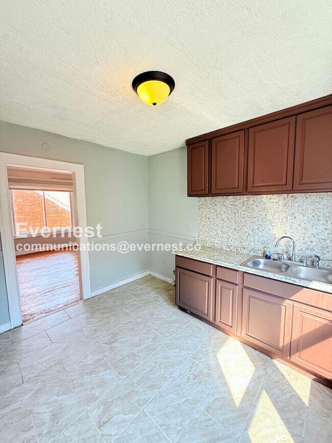 Foto del edificio - 15444 Appoline St