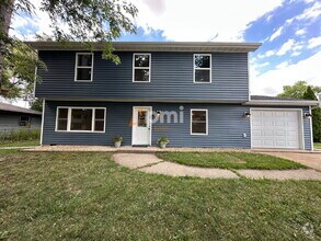 Building Photo - 397 Briarwood Dr