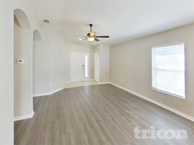 Foto del edificio - 25921 Terrawood Loop