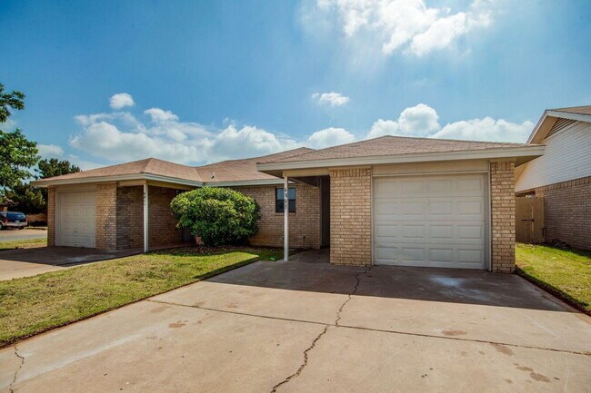 Foto del edificio - Fully updated 2/1.5/1 in Frenship!
