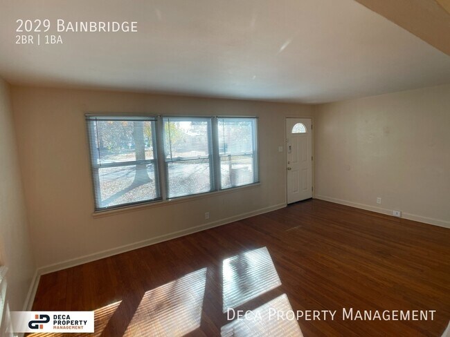 Building Photo - 2 Bedroom House