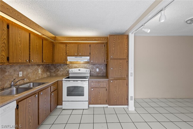 Building Photo - 1706 Park Meadows Dr