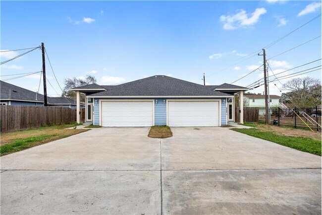 Foto del edificio - 6402 Williams Dr