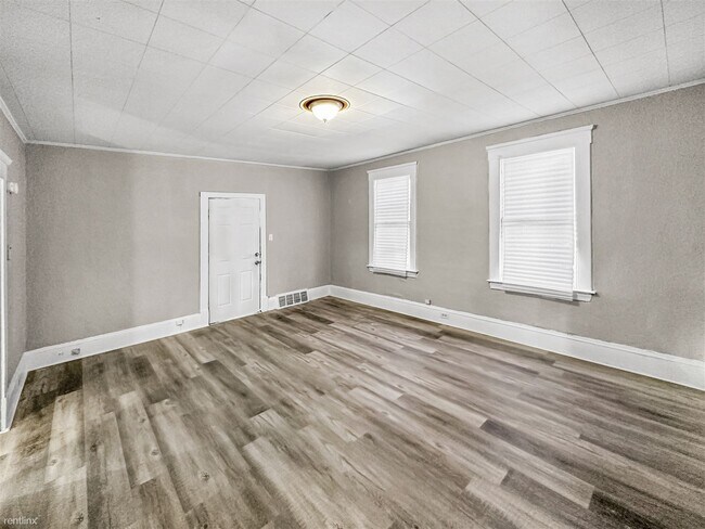 Foto del edificio - 2 br, 1 bath Duplex - 5310 Filo Avenue Down