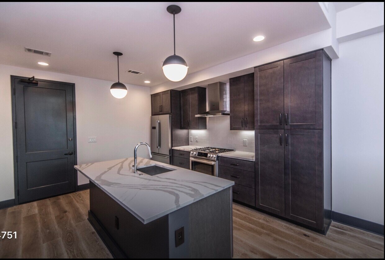 Foto principal - 5 Gadsdenboro St