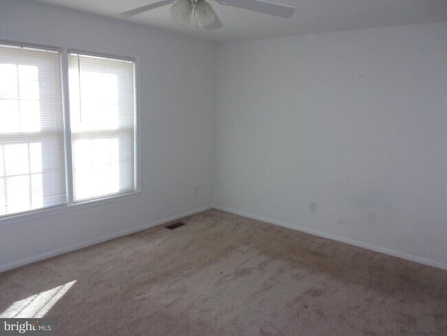 Foto del edificio - 9109 Lake Braddock Dr