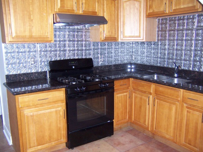 Building Photo - 4441 Eden St
