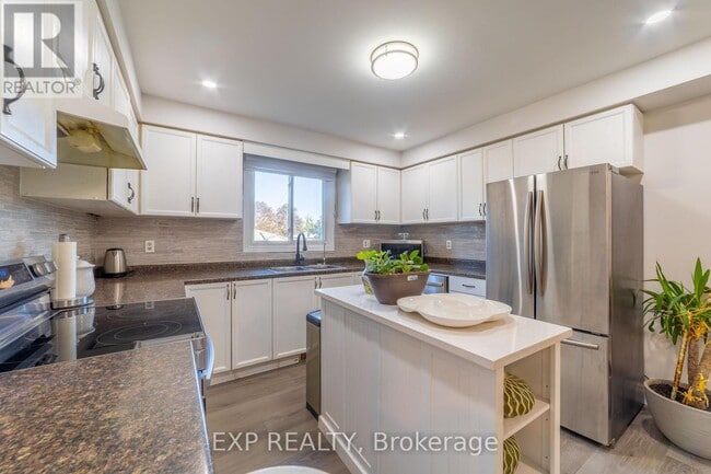 Building Photo - 137 Nickolas Crescent