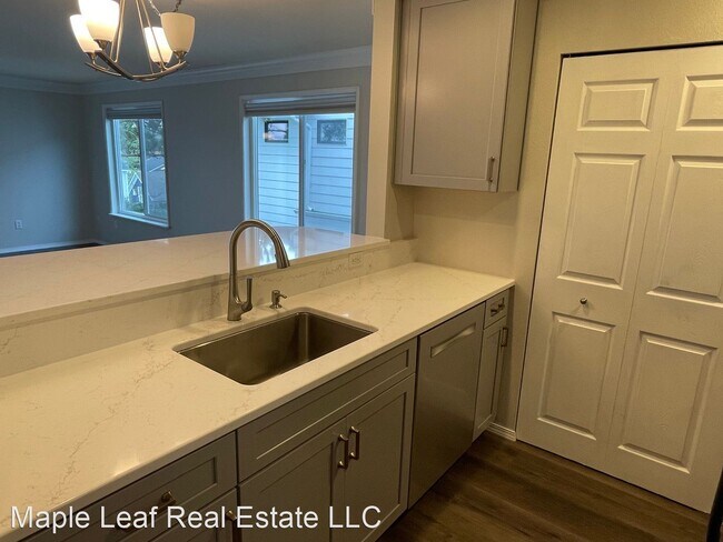 Foto del edificio - 2 br, 1 bath House - 2642 NW 59th St, Unit...