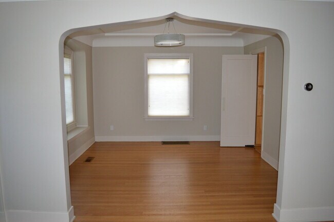 Building Photo - 717 N 78th St