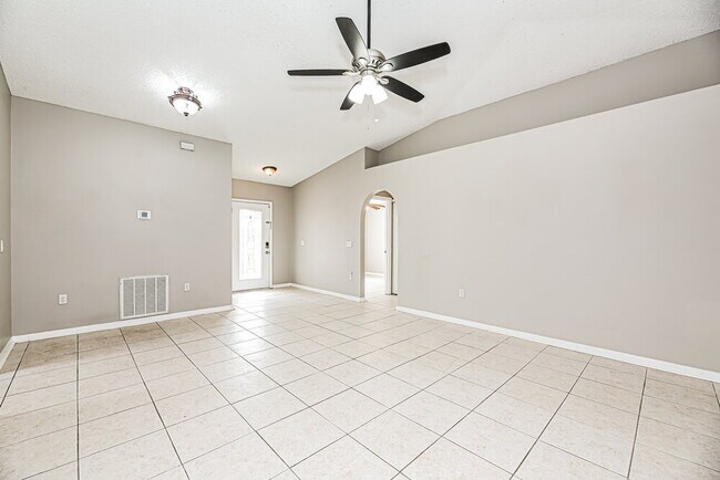 Foto del edificio - 12607 Reeding Ridge Dr N