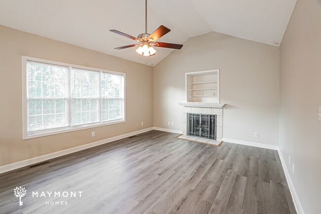 Building Photo - 829 Buckhorn Dr