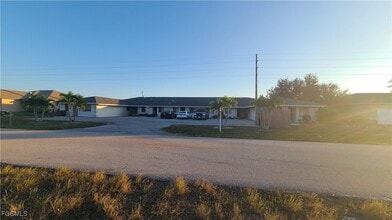 Building Photo - 930 SW 47th Terrace