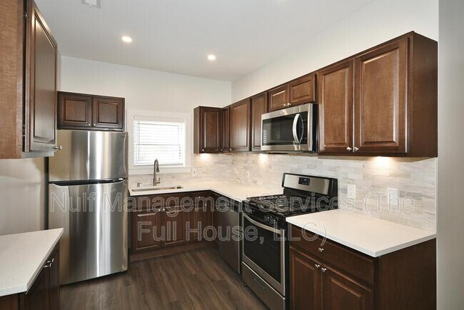 Foto del edificio - 22 River Rd