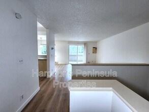 Building Photo - 45 NE Torval Canyon Rd