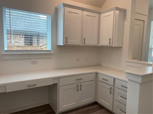 Foto del edificio - 652 Pheasant Hill Ln