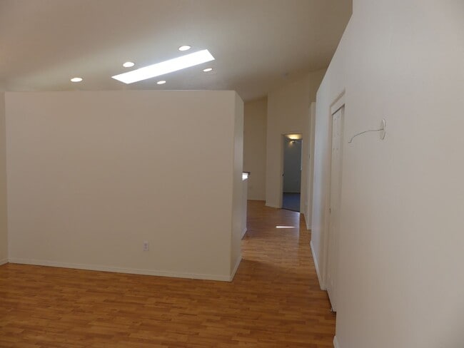 Building Photo - Cascadia Village Ranch Style Home - Moments from Downtown Sandy