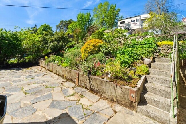 Foto del edificio - West Seattle Home - 3 bedrooms