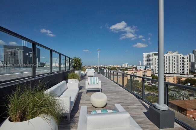 Foto del edificio - 201 SW 17th Rd