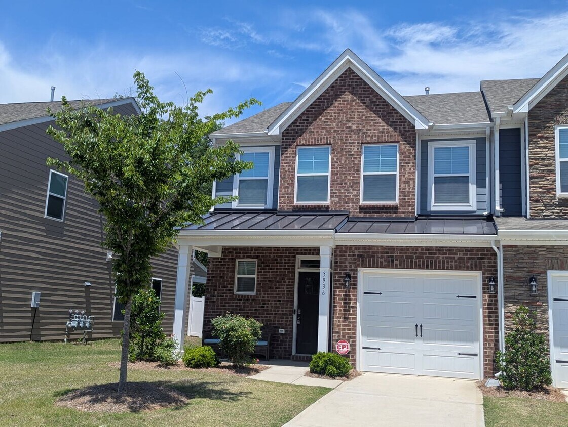 Primary Photo - 3 Bedroom Townhouse in Harrisburg with Garage