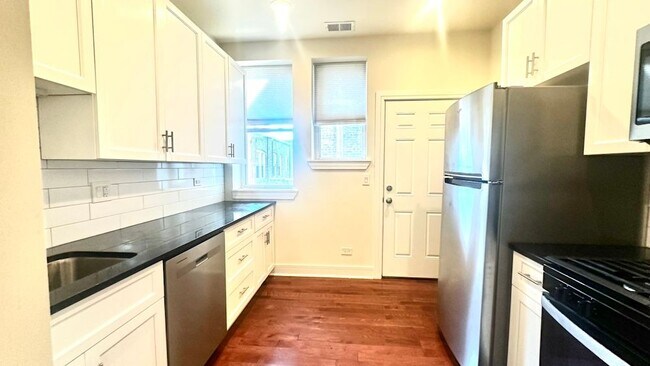 Foto del edificio - 1145 W Lunt Ave