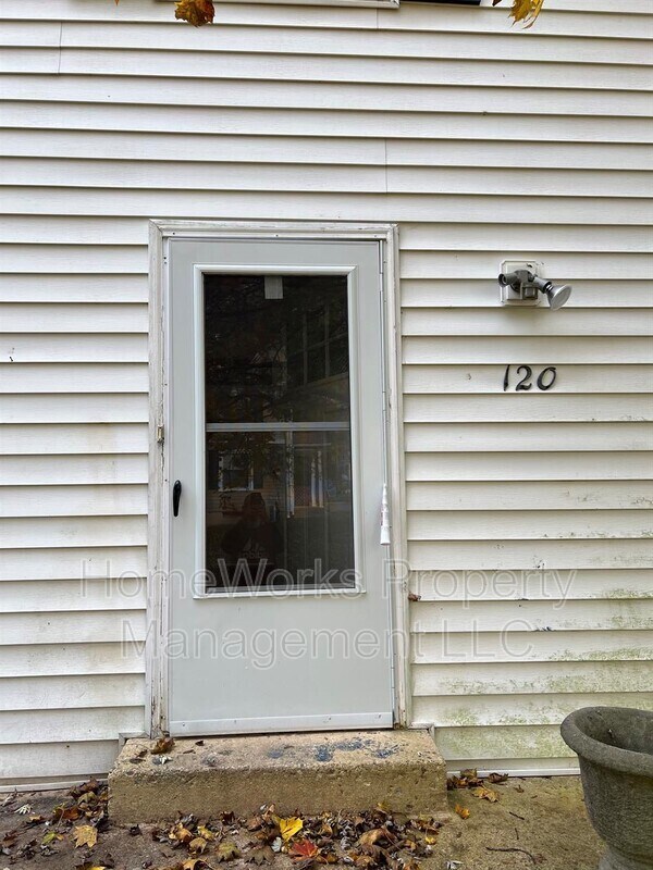 Primary Photo - 120 Hammershire Rd