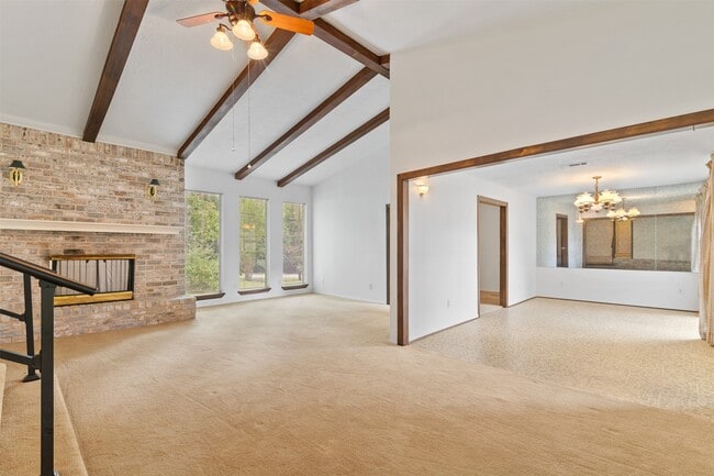Foto del edificio - 13750 Cedar Hill Rd