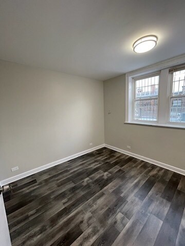 Foto del edificio - 3242 N Pulaski Rd