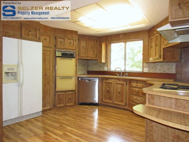 Foto del edificio - Roomy 2 bd. mobile w/ big yard in a countr...