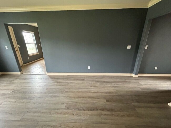 Foto del edificio - 4 bedroom 2 bath home available in Bentonville!